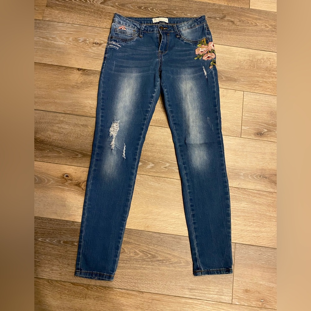 Angel Kiss LA Jeans Mid Rise Jeans Size 7 Juniors Embroidered Floral Distressed